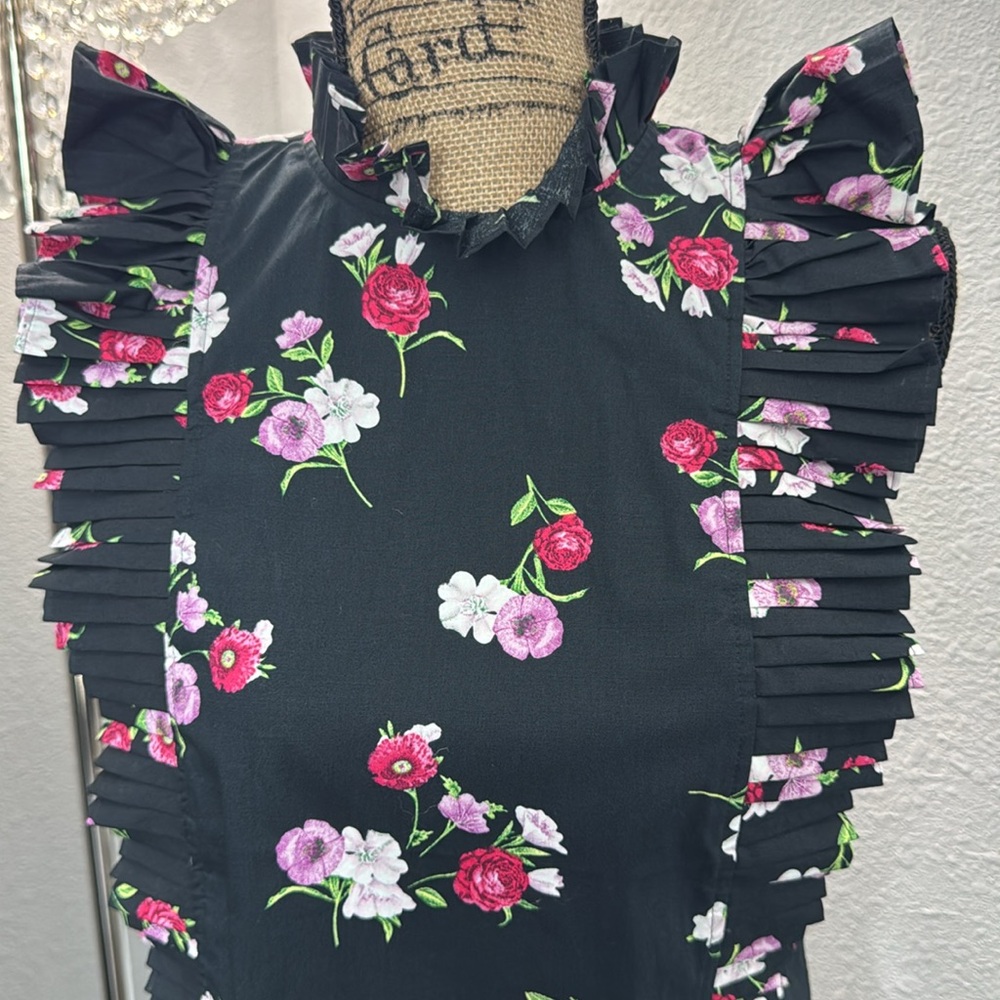 Express Black Ruched Floral Sleeveless Blouse - Picture 2 of 7